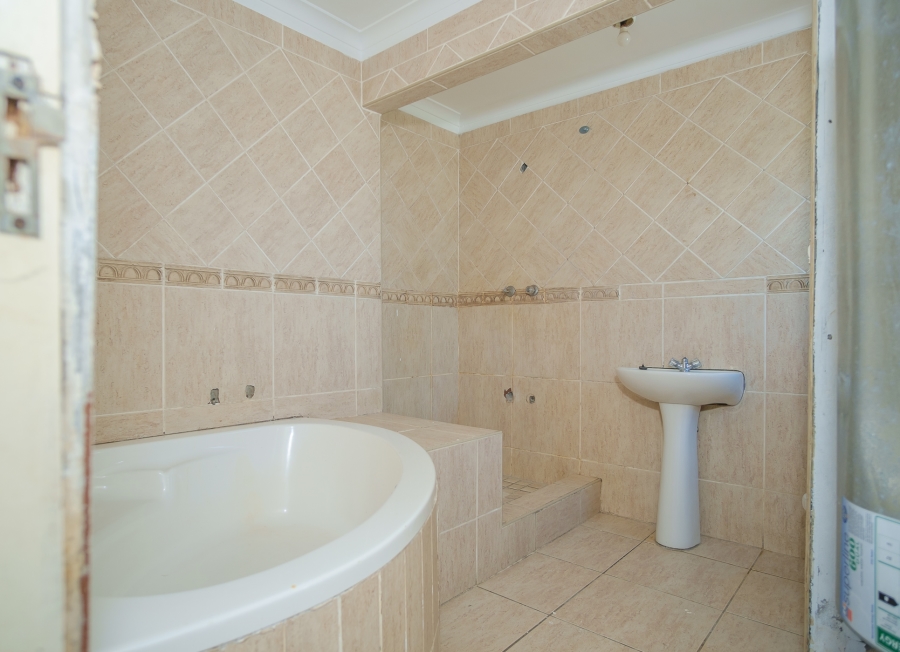 5 Bedroom Property for Sale in Ferness Estate Western Cape